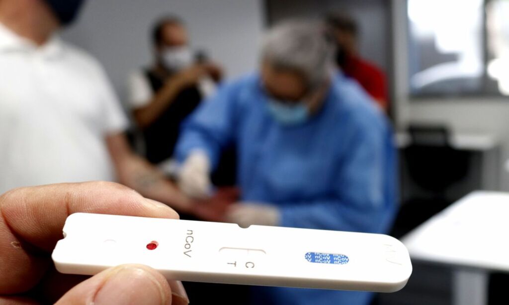 Brasil tem 20 mil novos casos de Covid em 24 horas