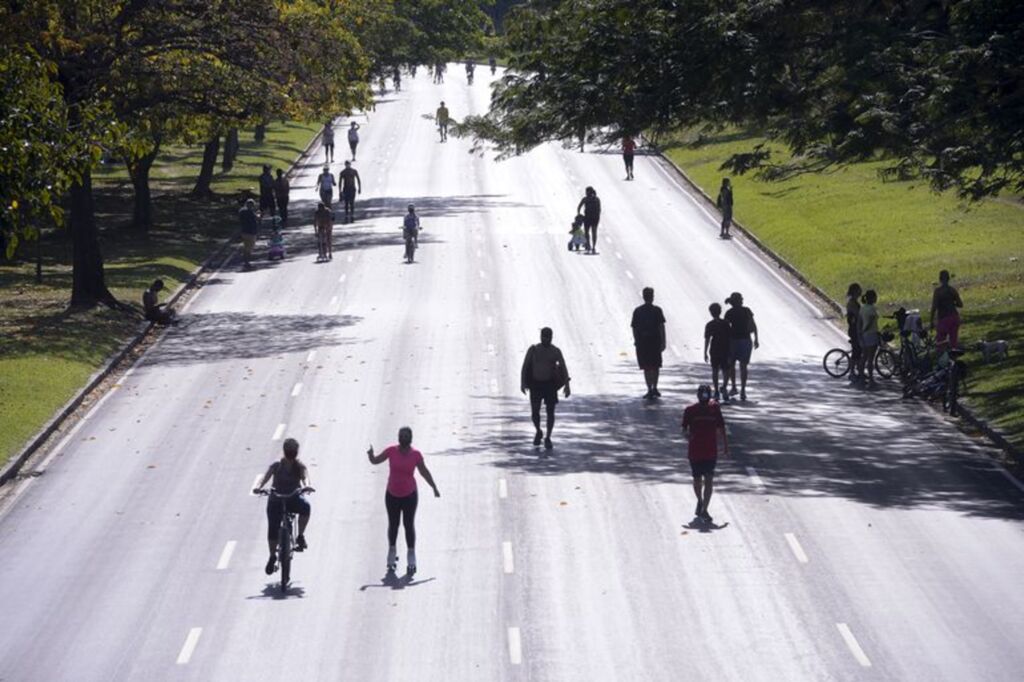 Brasil tem 1,96 milhão de casos de Covid-19