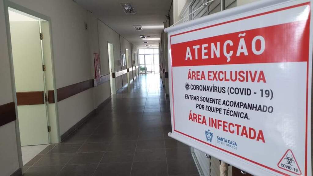 Surto de Covid-19 nas Américas está longe de acabar, dizem cientistas