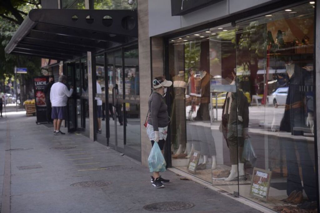 Brasil passa de 70 mil mortes