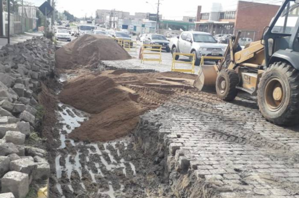 Pista é refeita em trecho da avenida Fernando Osório
