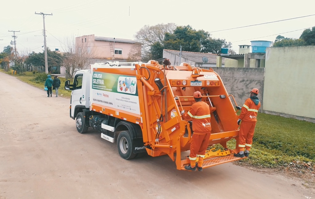 Coleta de lixo percorre 60 mil quilômetros por mês