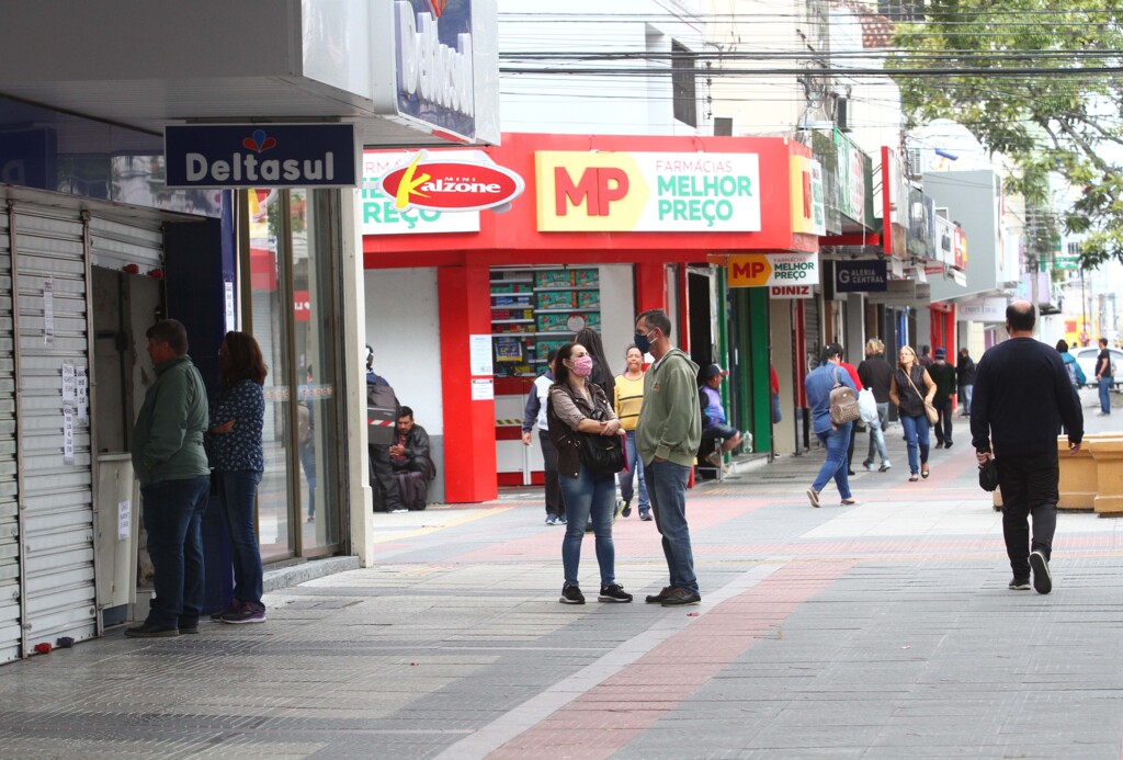 Comércio e serviços não essenciais em Pelotas voltam a parar na terça-feira