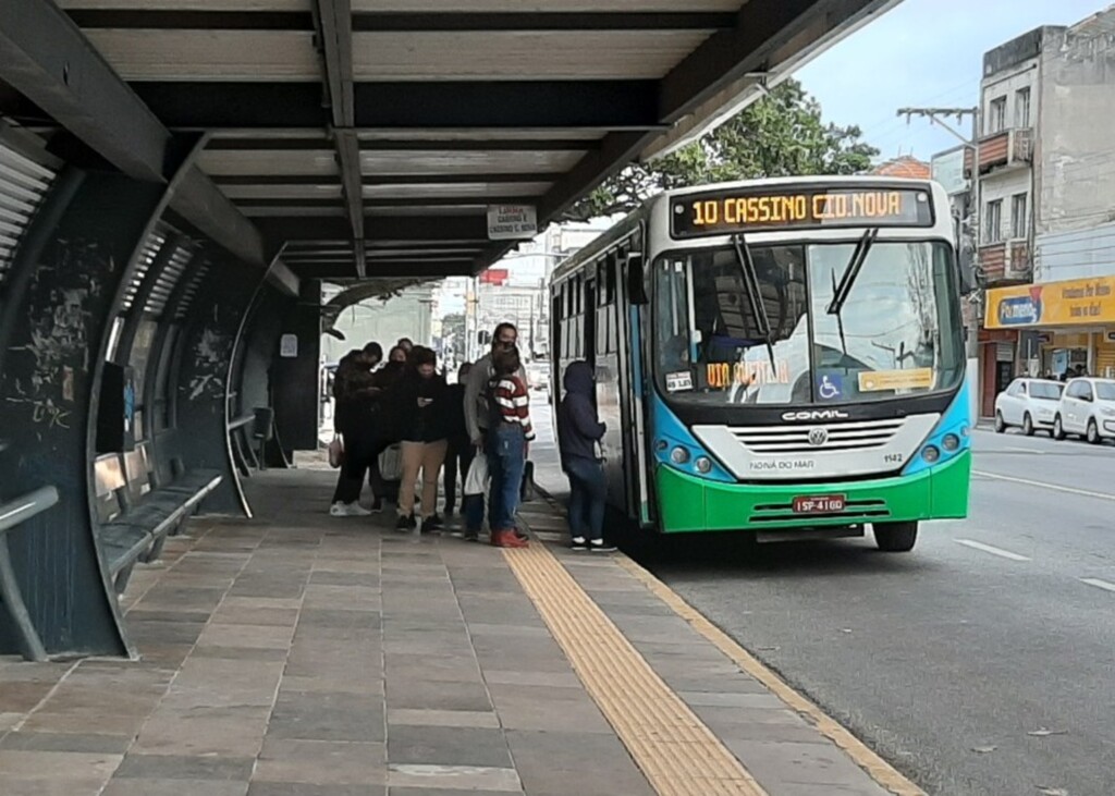Rio Grande deve iniciar a semana sem ônibus
