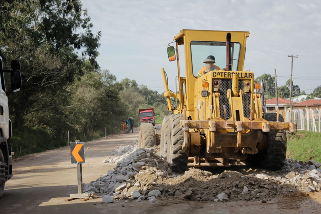 Pavimentação avança no Getúlio Vargas
