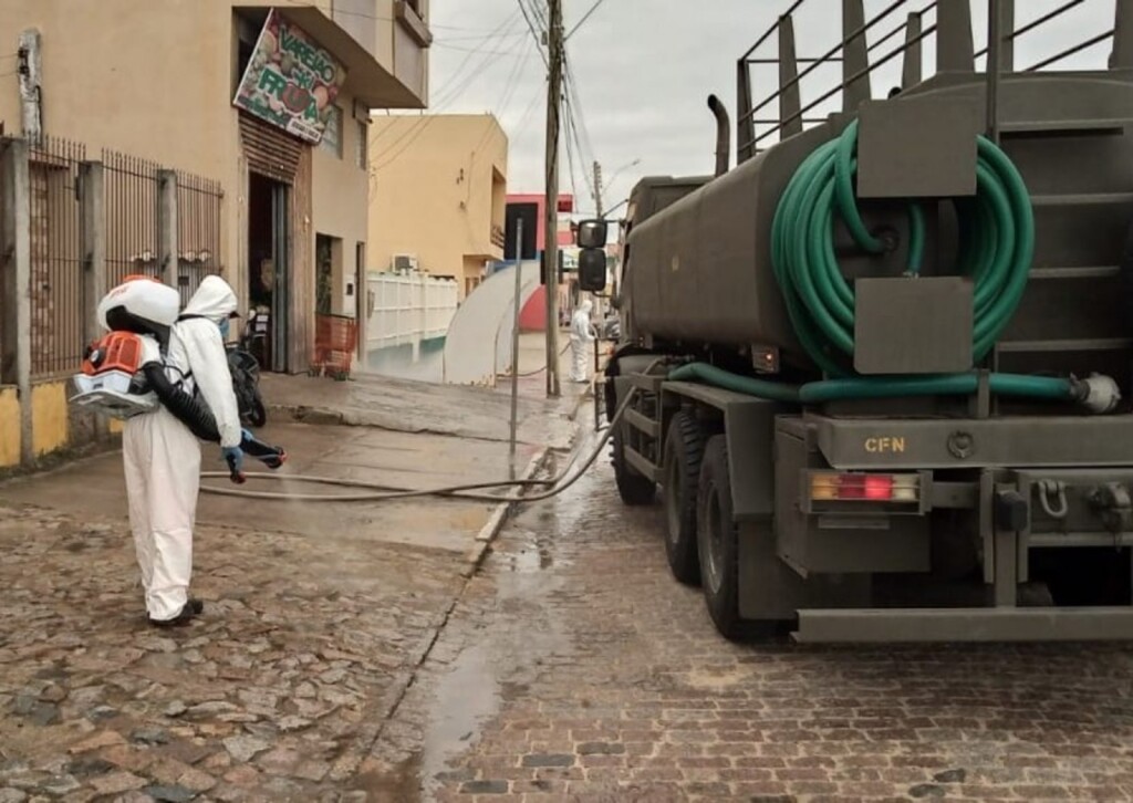 Brasil tem mais de 50 mil mortes por Covid-19