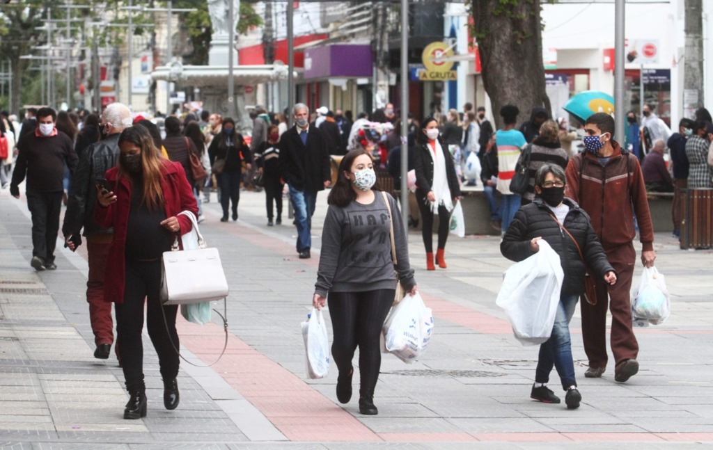 Atividades físicas podem ocorrer no tempo livre, no deslocamento, no trabalho ou estudo e nas tarefas domésticas (Foto: Carlos Queiroz - DP)