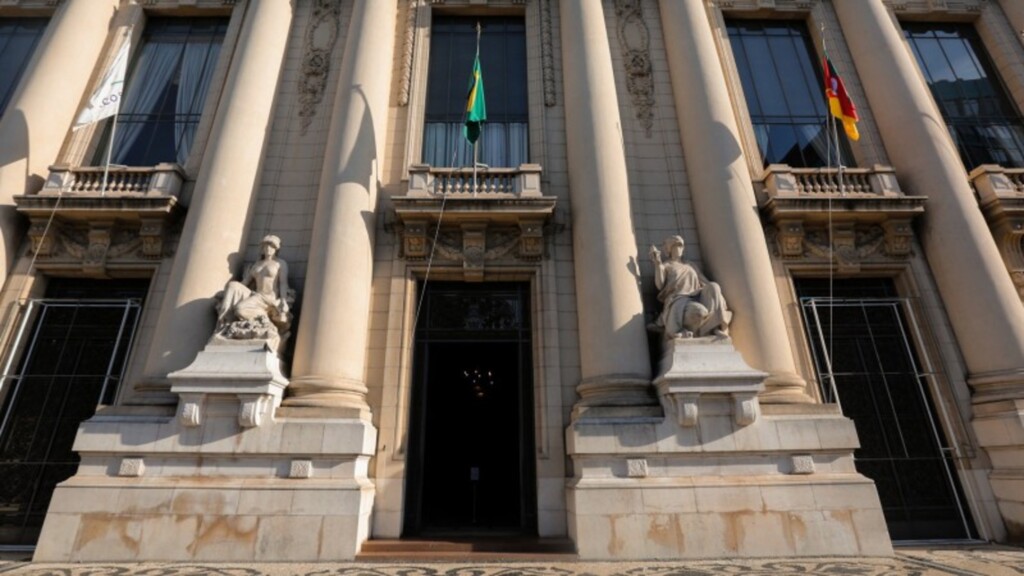 Governo do RS paga R$ 700,00 da folha de maio