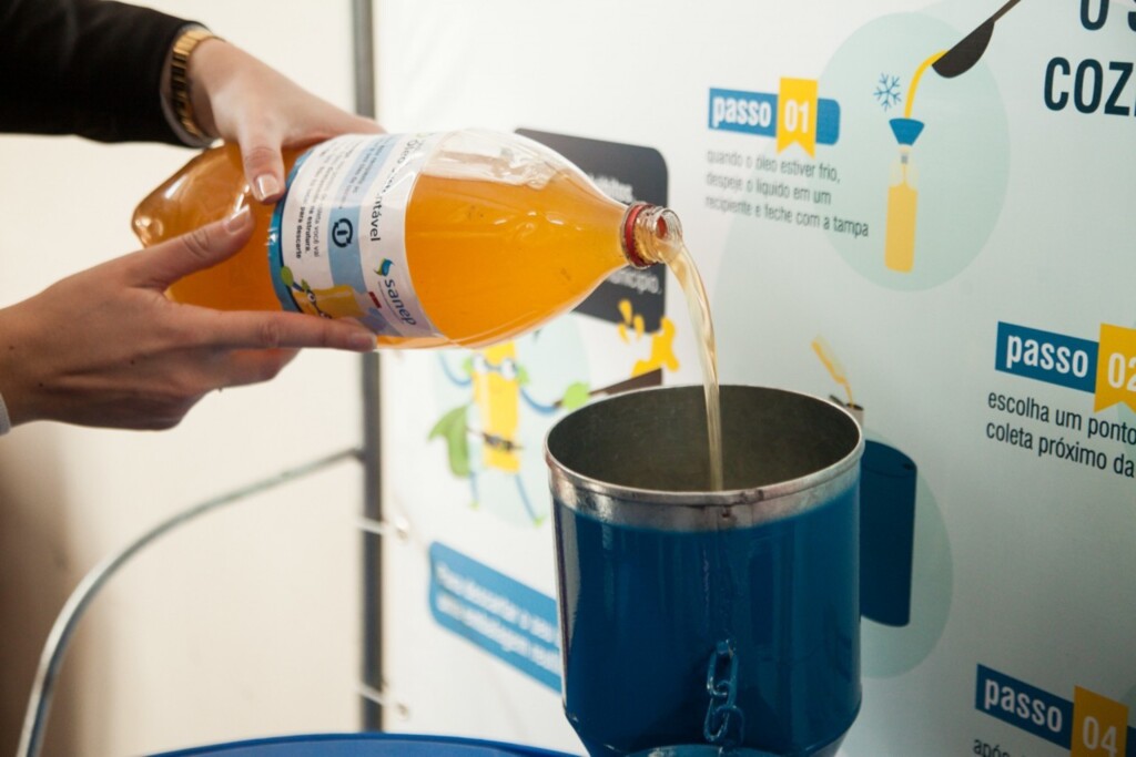 Sanep orienta sobre o descarte de óleo de cozinha