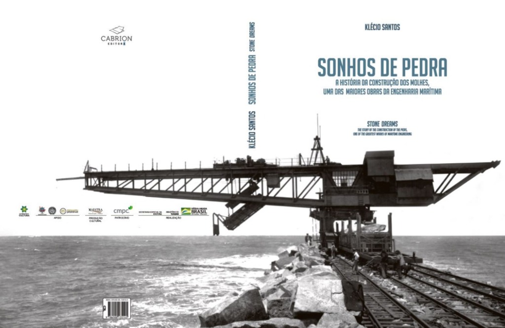 Obra é bilingue e conta com rica iconografia (Foto: Divulgação - DP)