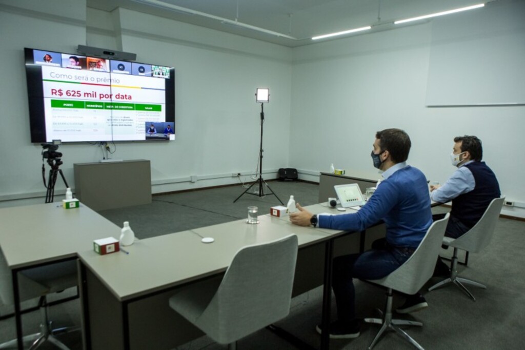 Competição pela vacinação pretende incentivar os municípios a acelerar a imunização (Foto: Gustavo Mansur - Palácio Piratini)