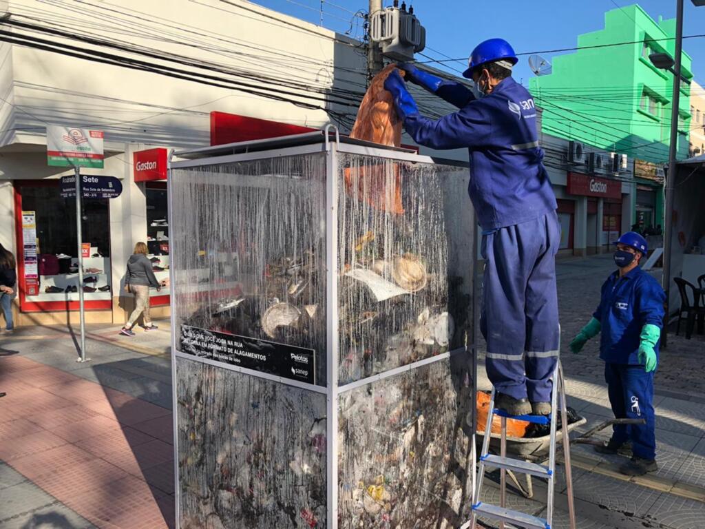 Mutirão do Sanep limpa mais de 400 bueiros em 14 dias