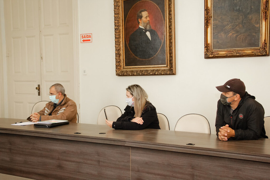 Prefeita e permissionários do Pop Center se reúnem