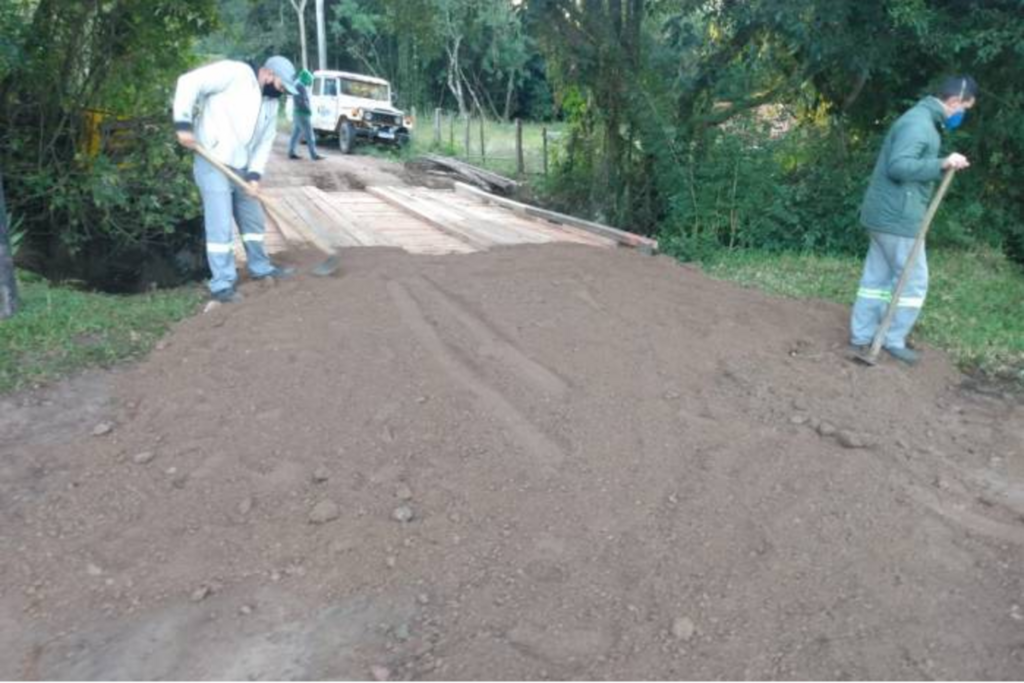Pontes de madeira da zona rural são substituídas