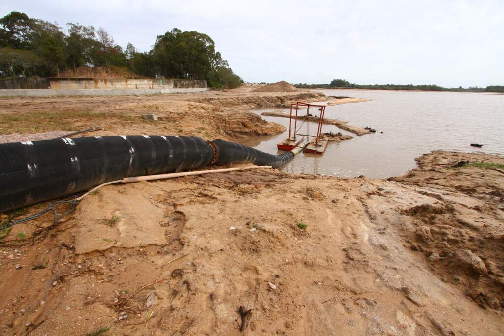Sanep faz novo aprofundamento na Barragem nesta quarta-feira
