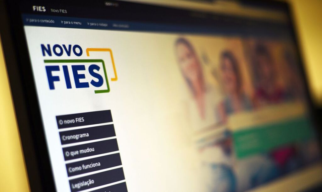 MEC publica novos editais para Prouni e Fies