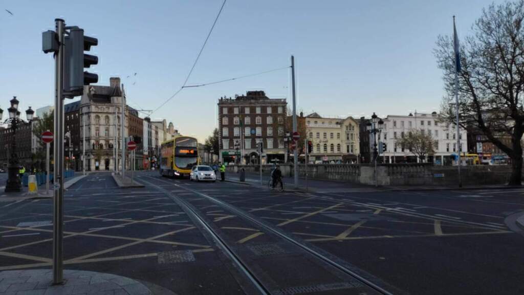 Na Irlanda, a estratégia é o confinamento