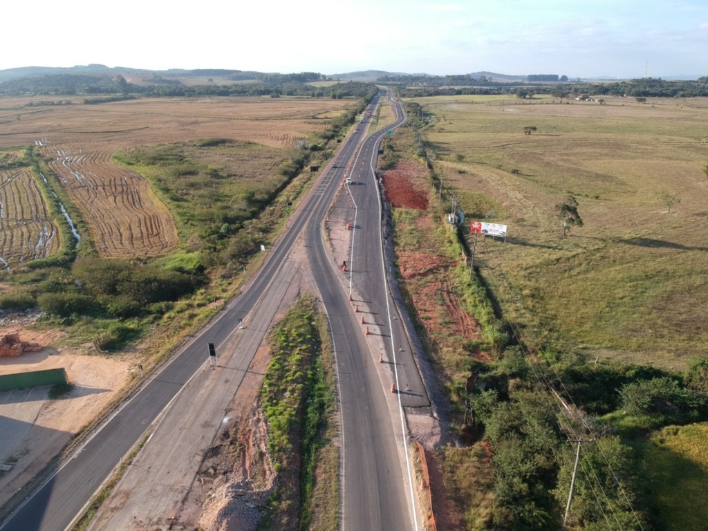 Dnit libera mais cinco quilômetros de pista  duplicada da BR-116
