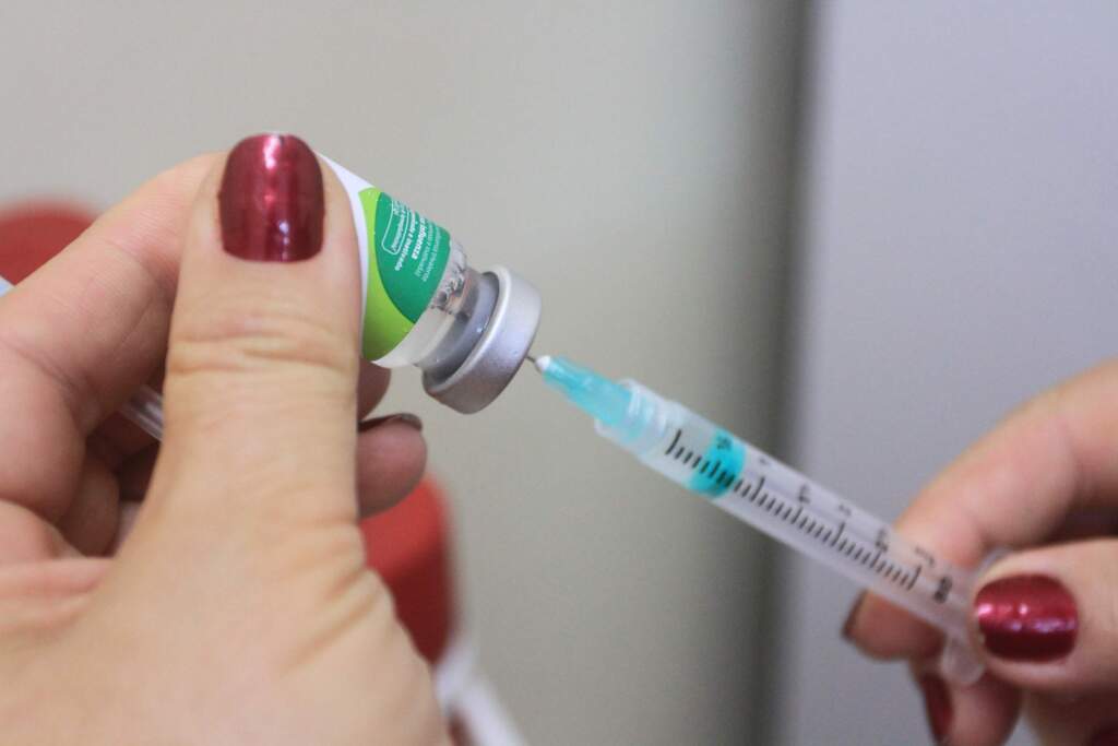 Estado distribui novo lote de vacinas contra a gripe