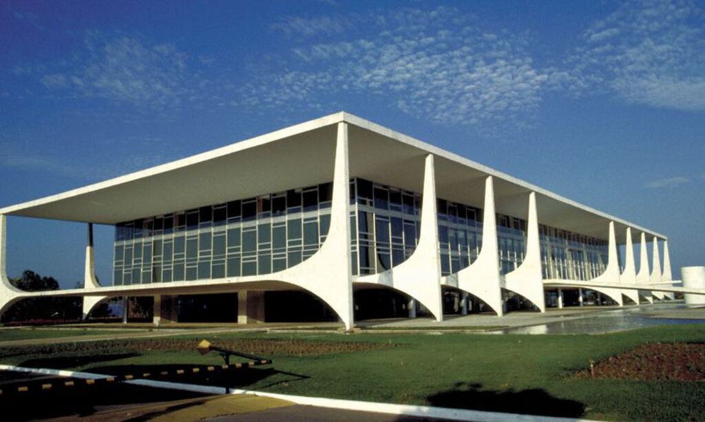 Planalto lança página com lista de serviços que não podem parar