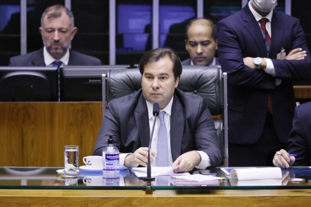 Maia defende um orçamento próprio para enfrentar a crise do coronavírus