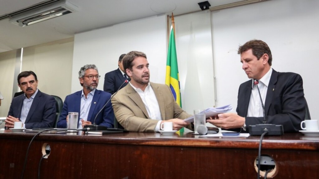 Governo protocola na Assembleia projetos para ações de controle do coronavírus