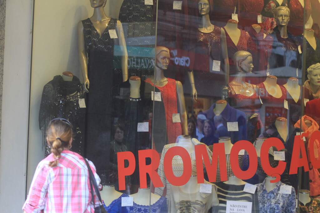 Procon orienta consumidoras sobre promoções no Dia da Mulher