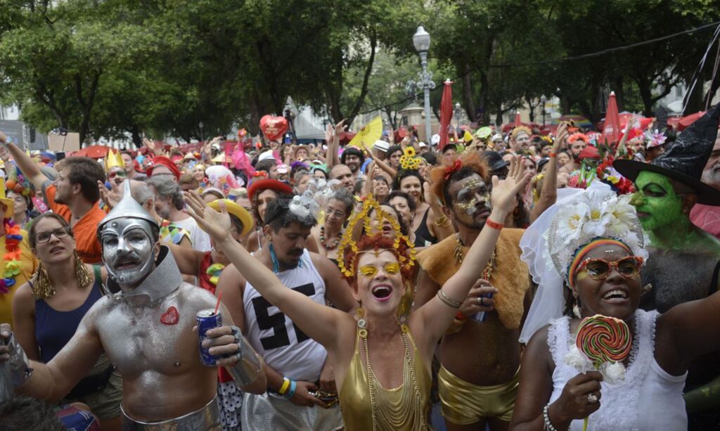 Marcado pelo turismo, Carnaval deve movimentar R$ 8 bi na economia