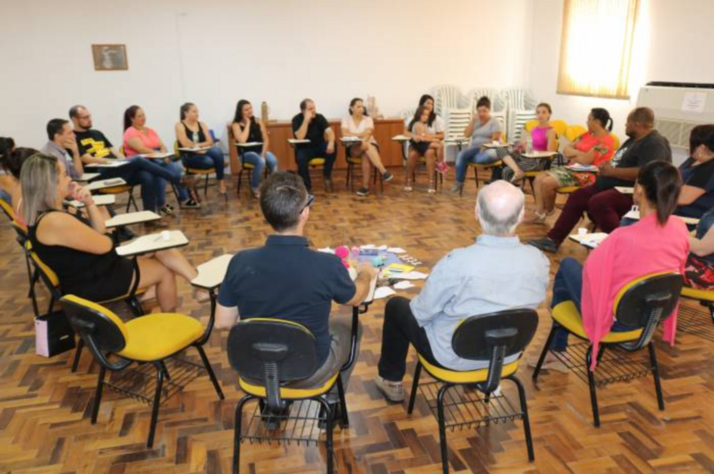 Começa a formação dos novos conselheiros tutelares