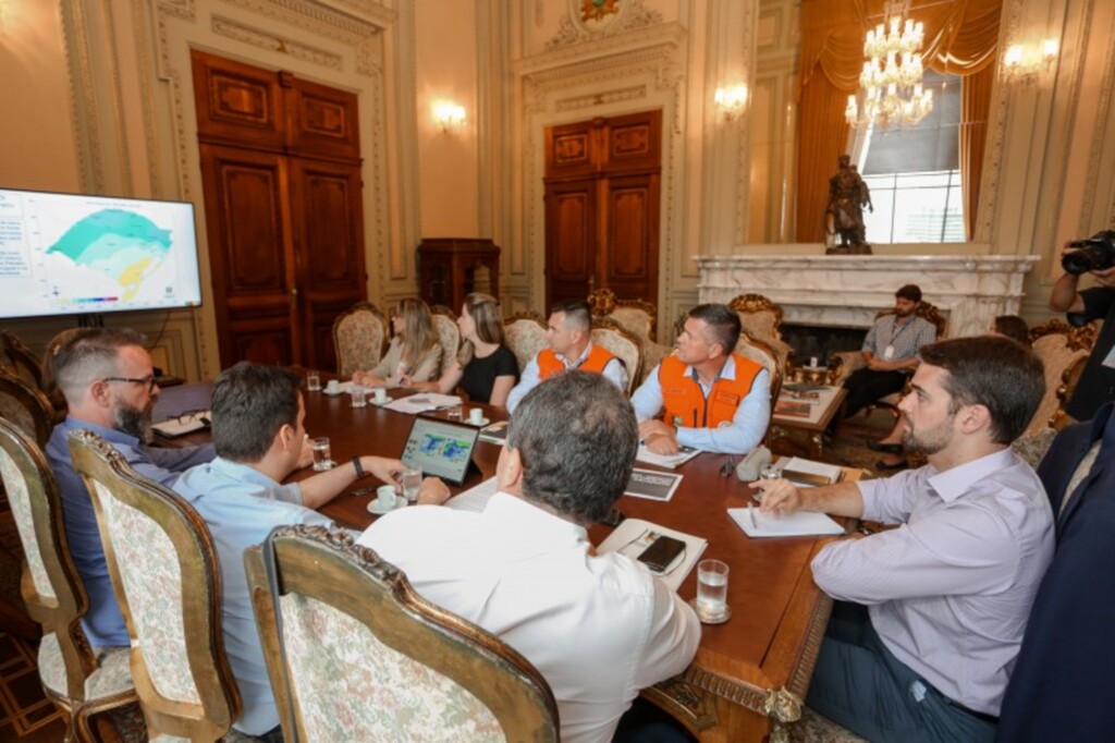 Governo anuncia medidas para reduzir impacto da estiagem no Estado