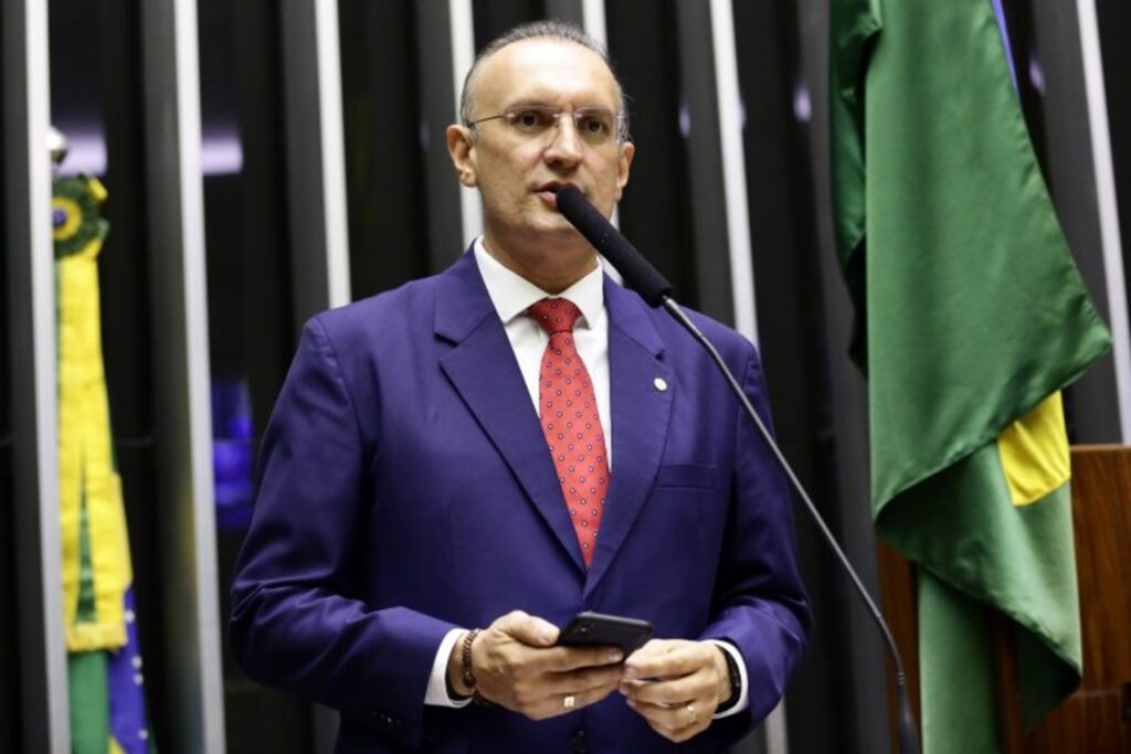 Projeto inclui prevenção da violência contra a mulher no currículo escolar brasileiro