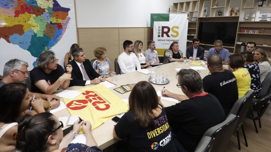 Governo recebe representantes do Cpers para discutir demandas dos grevistas