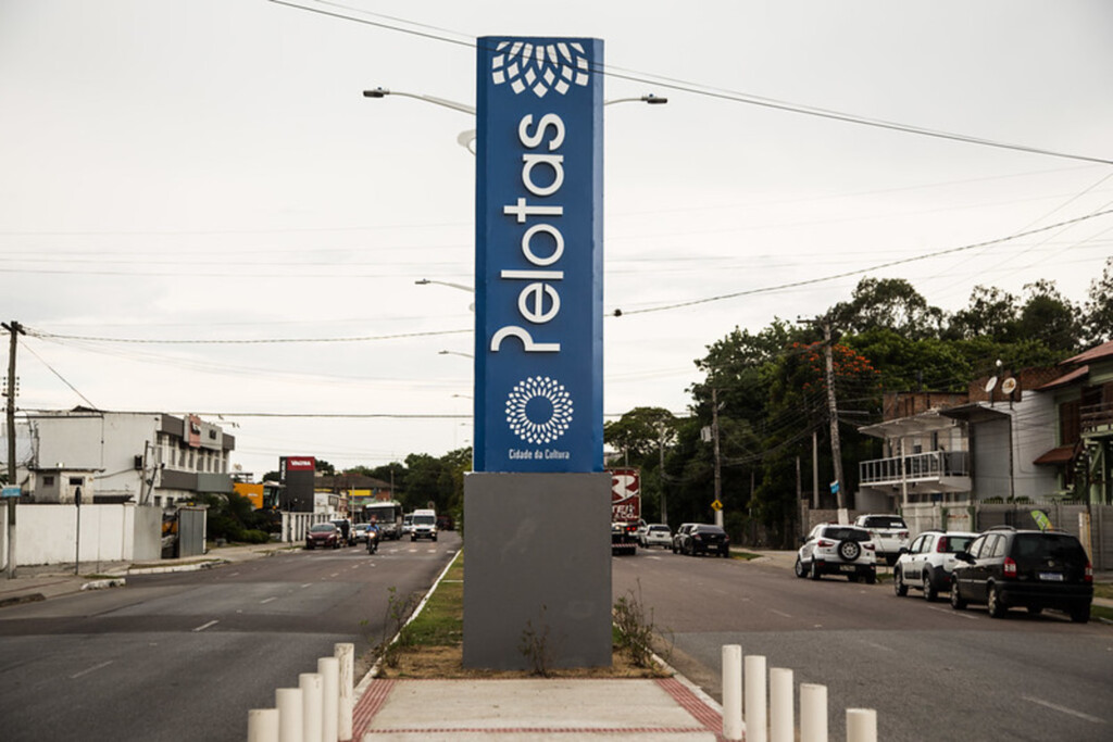 Prefeitura inaugura pórtico de entrada no Simões Lopes