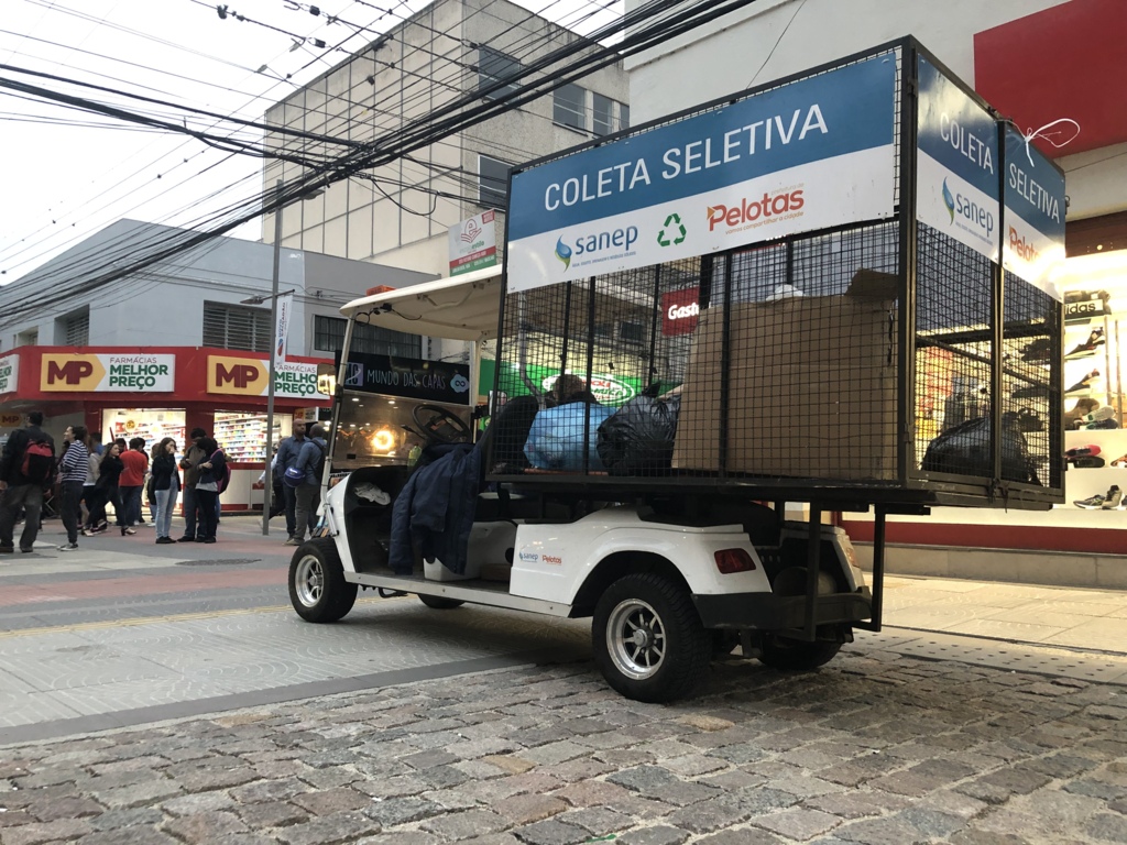 Coleta de lixo é ampliada aos domingos na região central