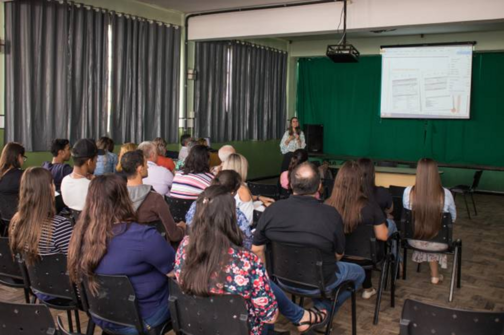 Conselheiros tutelares e suplentes passam por capacitação