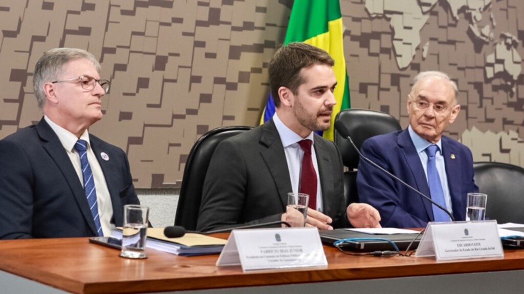 Eduardo Leite debate proposta que altera carreira e previdência dos militares