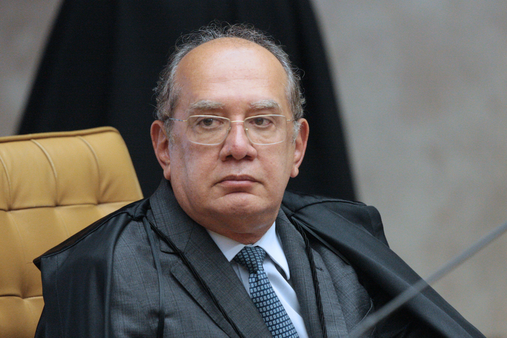 Gilmar Mendes suspende lei municipal que barrava ensino de gênero