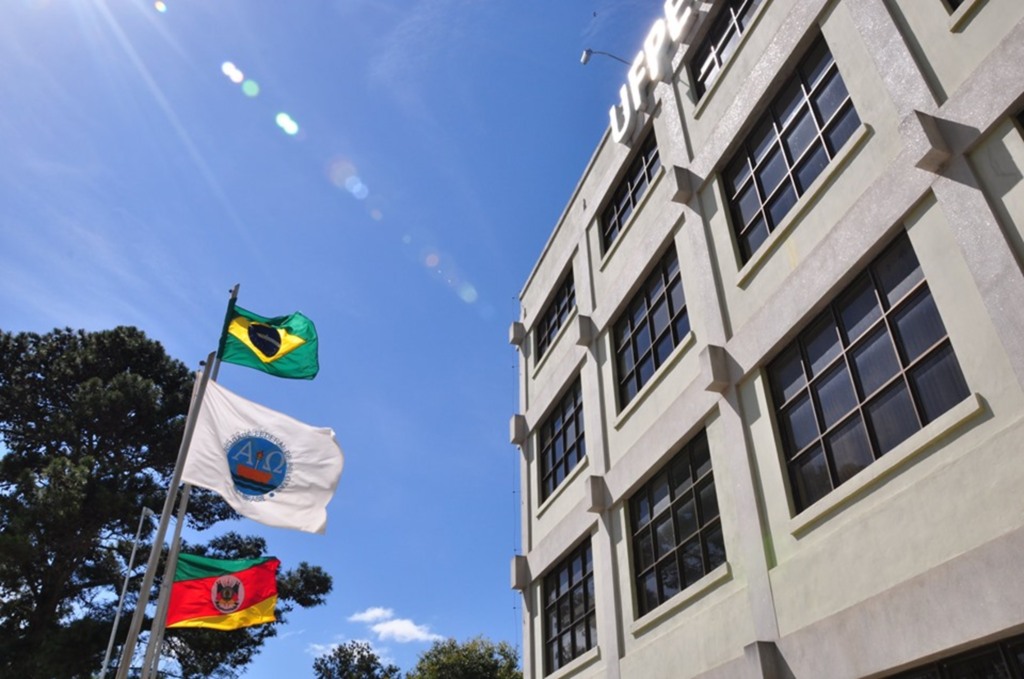 Candidatos ainda aguardam resposta sobre concurso da UFPel
