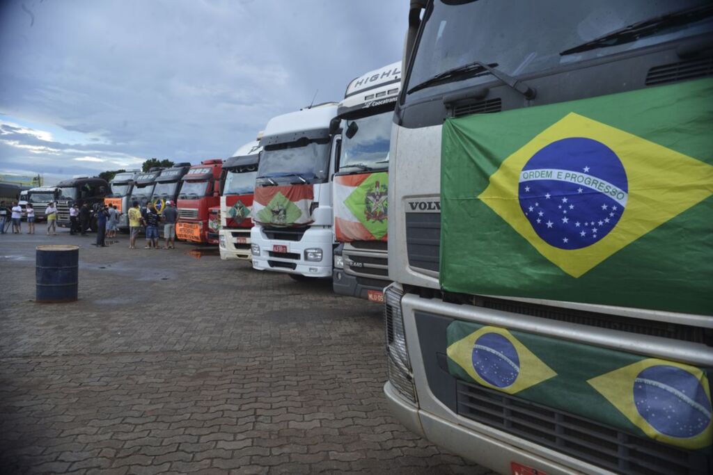 Governo discute novas linhas de créditos para caminhoneiros