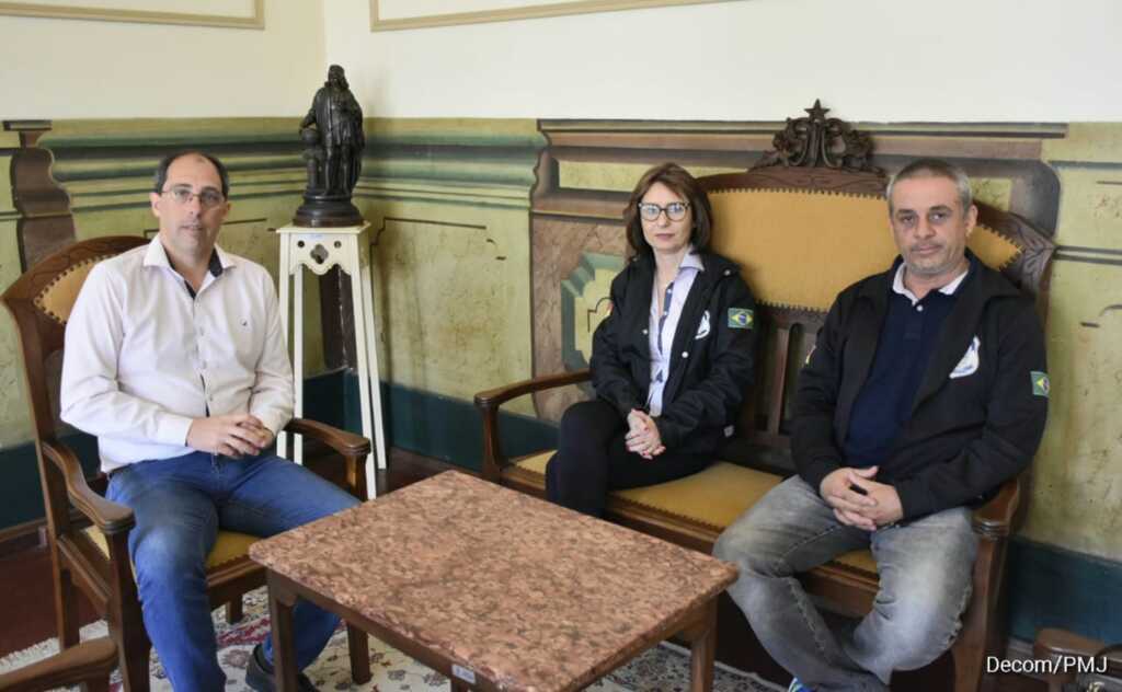 Prefeito recebe visita da delegada da penitenciária regional