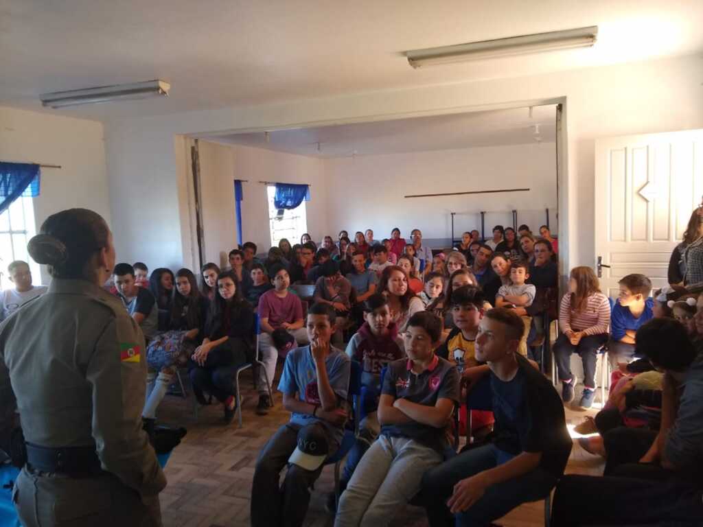 Piratini: Brigada Militar realiza palestra no interior do município