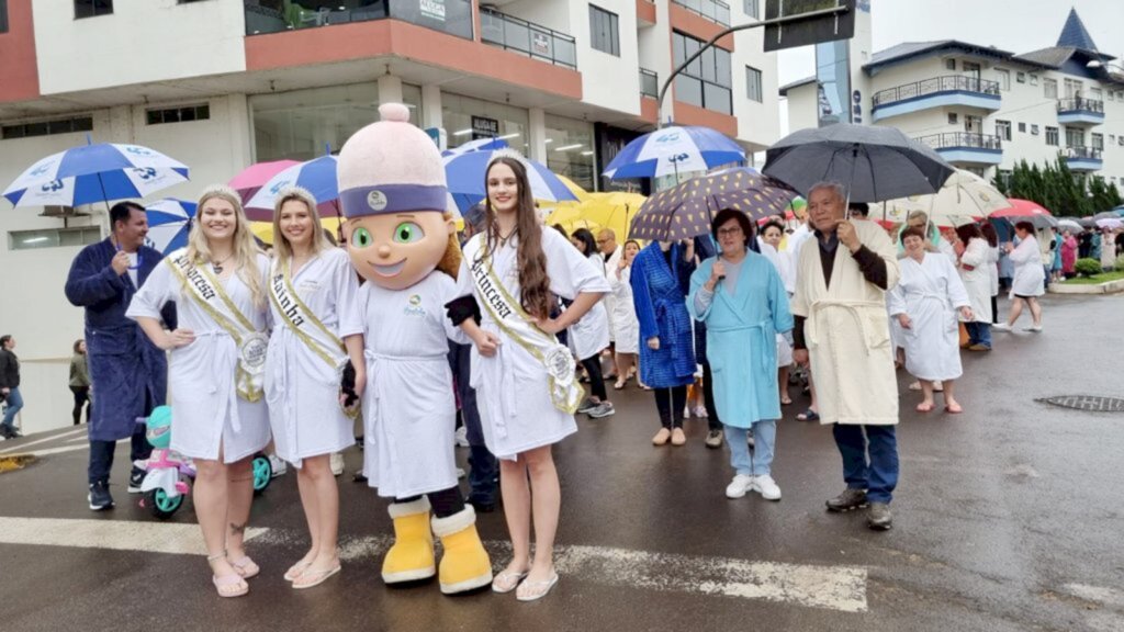 IMAGENS DE PIRATUBA IMPRESSIONAM EXPECTADORES DO GLOBO REPÓRTER EM REPORTAGEM DA FESTA DO ROUPÃO