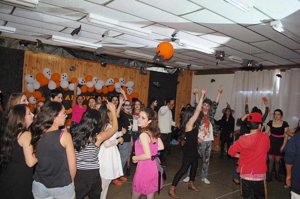 Halloween é comemorado na Escola Marcirio Marques, em Esmeralda