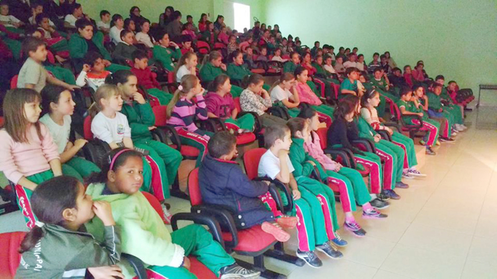 Semana da Criança é comemorada  com Teatro de Fantoches