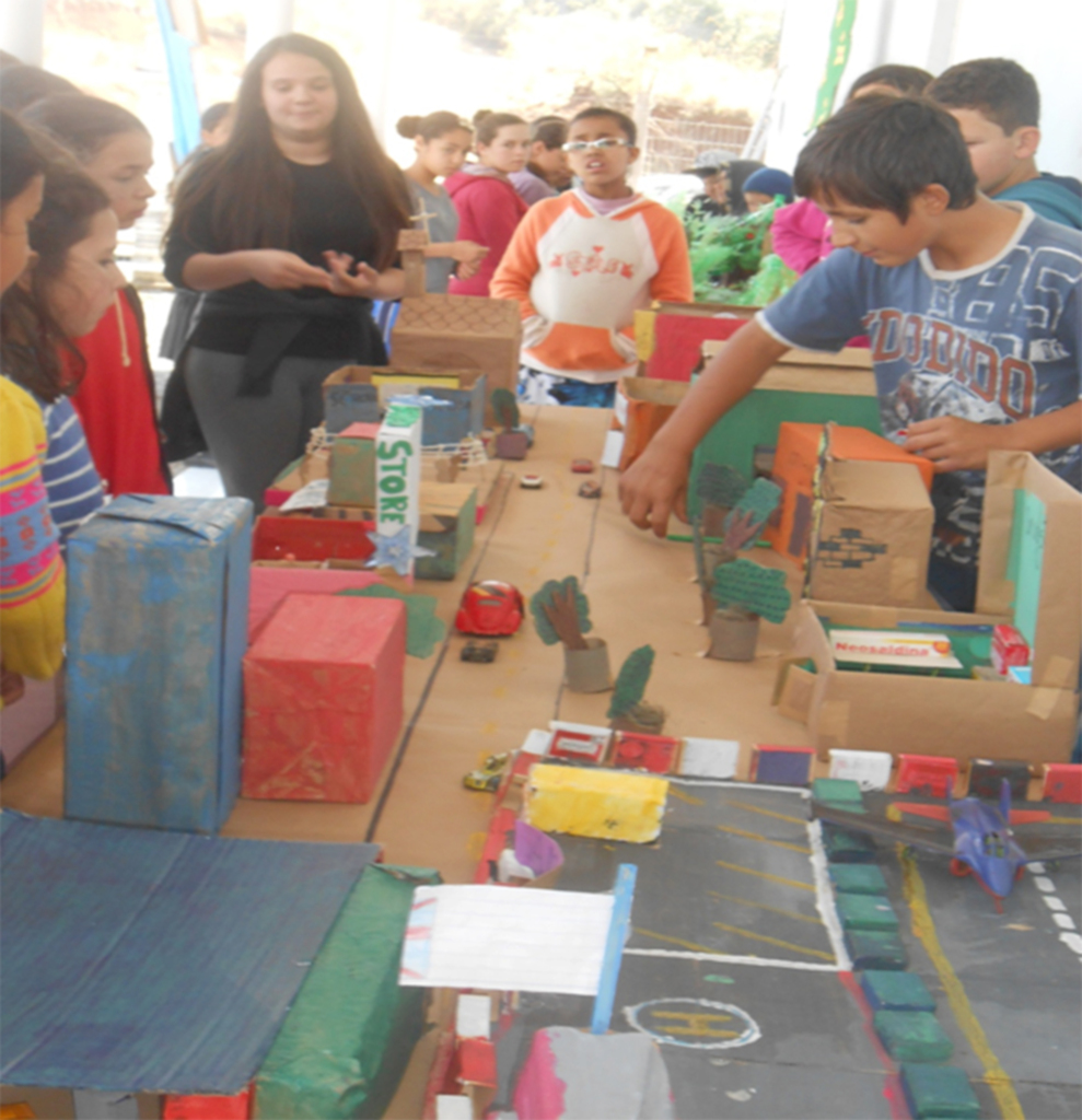 Aprendendo Inglês usando materiais reciclados