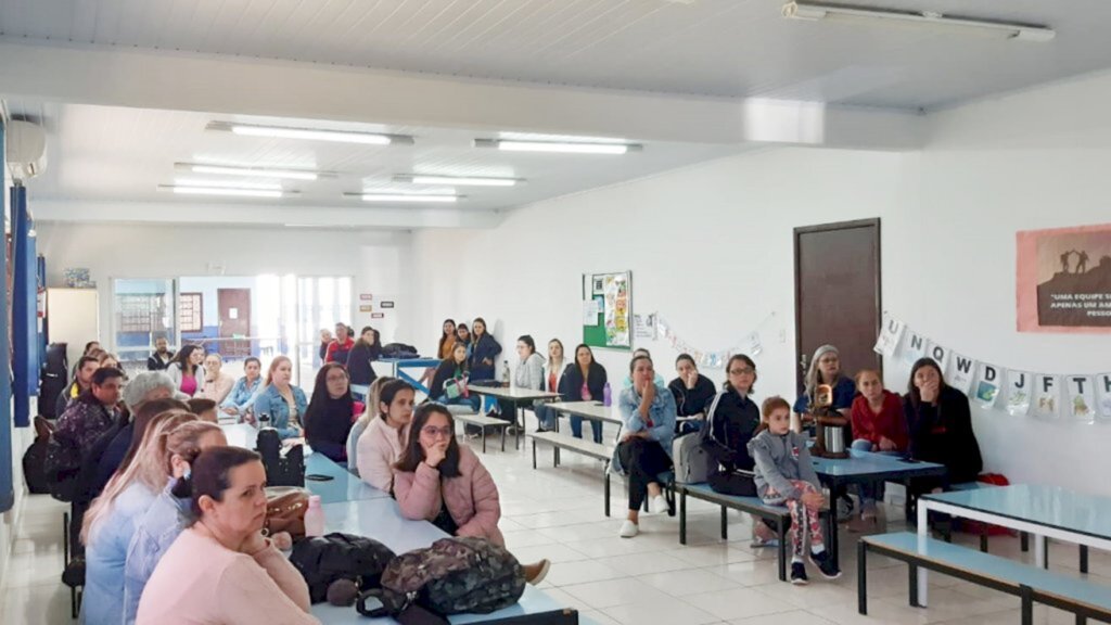 PROFESSORES DA REDE MUNICIPAL DE ENSINO DE PIRATUBA PARTICIPAM DE PARADA PEDAGÓGICA