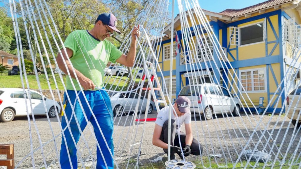 TURISMO LANÇA PROGRAMAÇÃO DA 6ª EDIÇÃO DO BRILHO DE NATAL COM ACENDIMENTO DAS LUZES E CHEGADA DO PAPAI NOEL