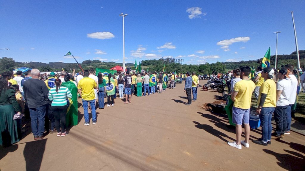 Manifestações e bloqueios de estradas, devido resultado das eleições