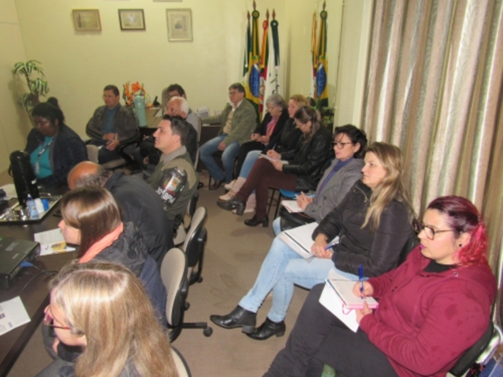 Turuçu: Prefeito em exercício recebe equipe do IBGE na cidade