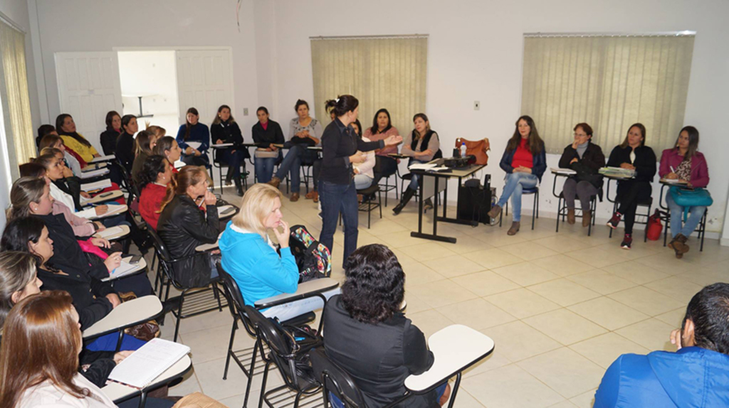Educação de Cerro Negro é discutida durante reunião